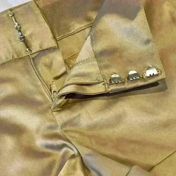 Charlotte Russe shiny Gold Y2K shorts  size 9 - Picture 4 of 5
